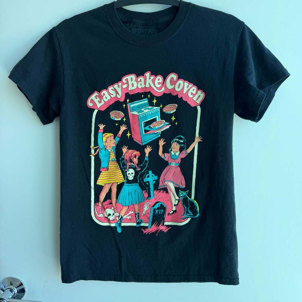 Creepy Co. Easy-Bake Coven Graphic T-Shirt Size S